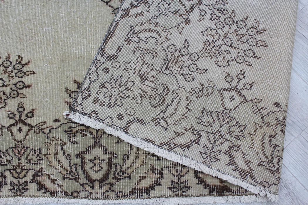 Vintage Hand-Knotted Turkish Rug 163cm x 262cm