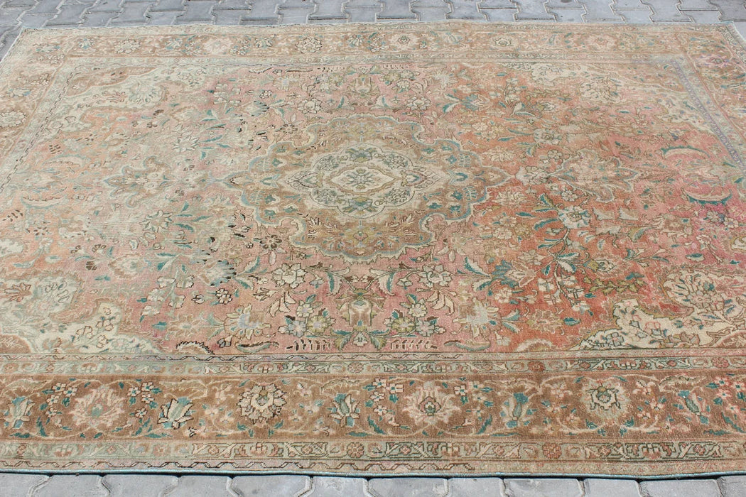 Vintage Hand-Knotted Turkish Rug 198 cm x 292 cm