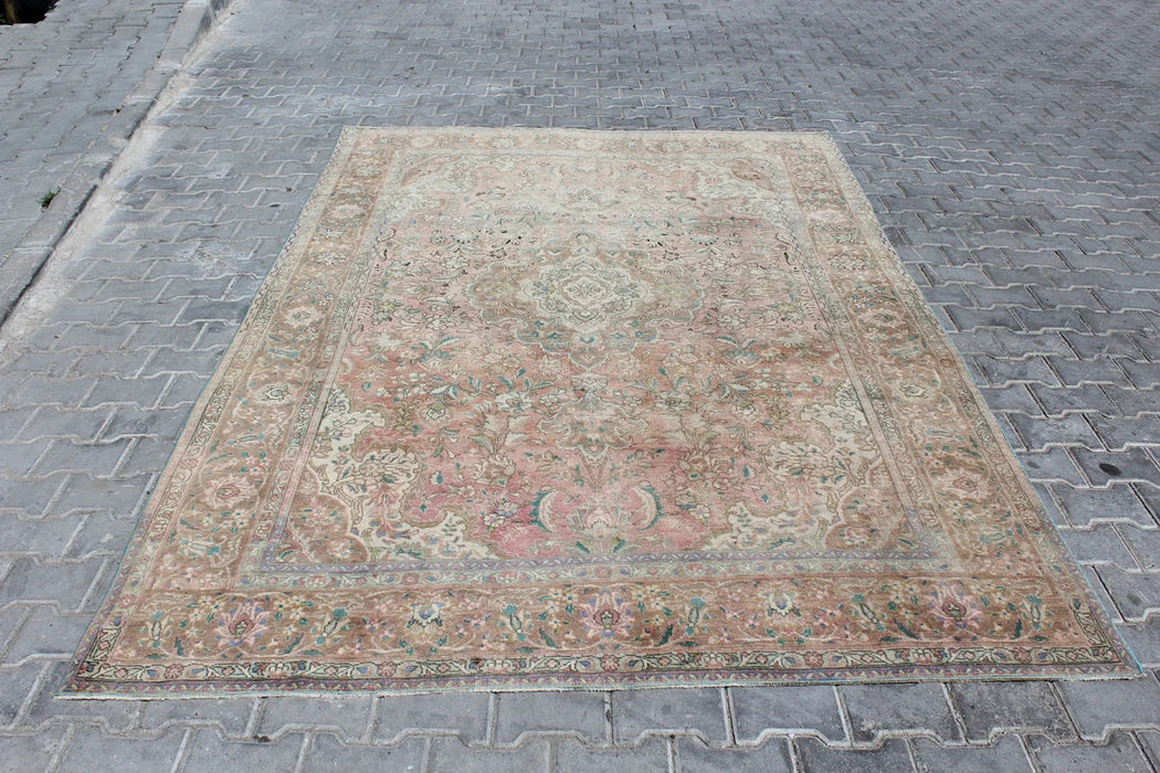 Vintage Hand-Knotted Turkish Rug 198 cm x 292 cm