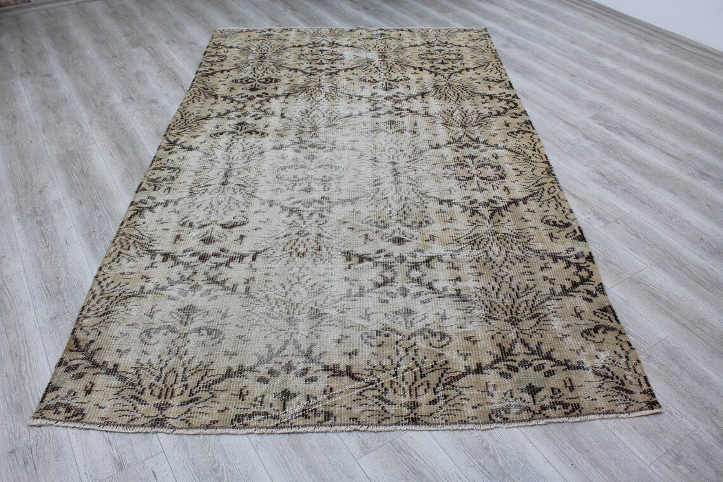 Vintage Hand-Knotted Turkish Rug 208 cm x 122 cm