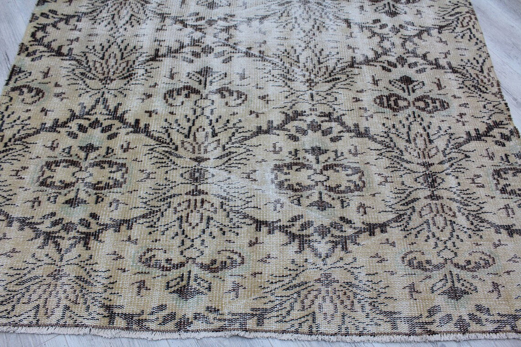 Vintage Hand-Knotted Turkish Rug 208 cm x 122 cm
