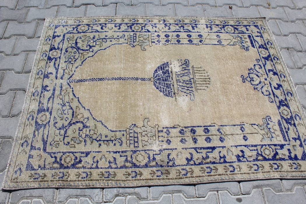 Vintage Hand-Knotted Turkish Wool Rug 110cm x 147cm