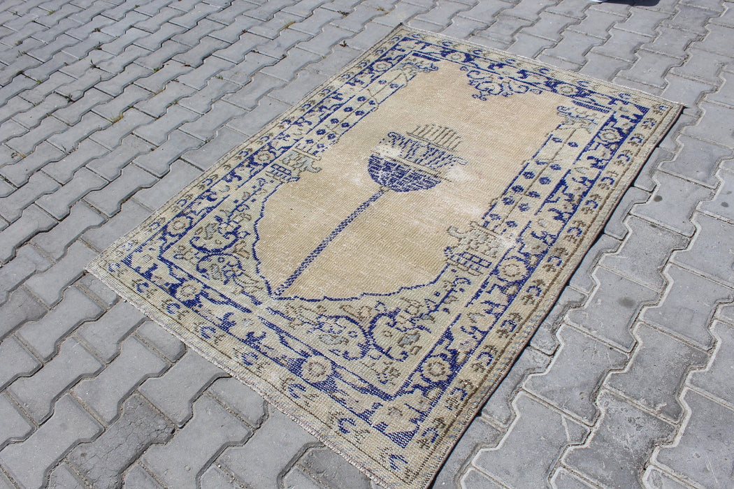 Vintage Hand-Knotted Turkish Wool Rug 110cm x 147cm