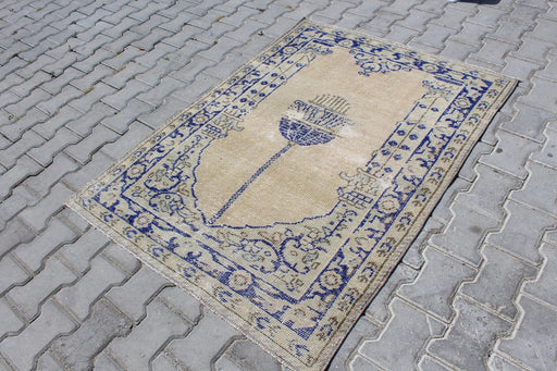 Vintage Hand-Knotted Turkish Wool Rug 110cm x 147cm