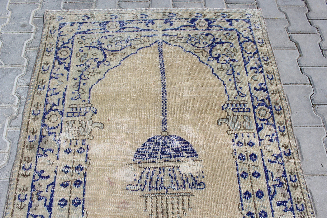 Vintage Hand-Knotted Turkish Wool Rug 110cm x 147cm