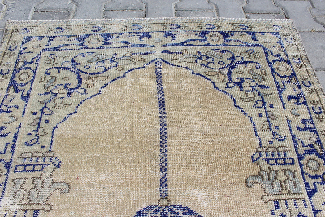 Vintage Hand-Knotted Turkish Wool Rug 110cm x 147cm