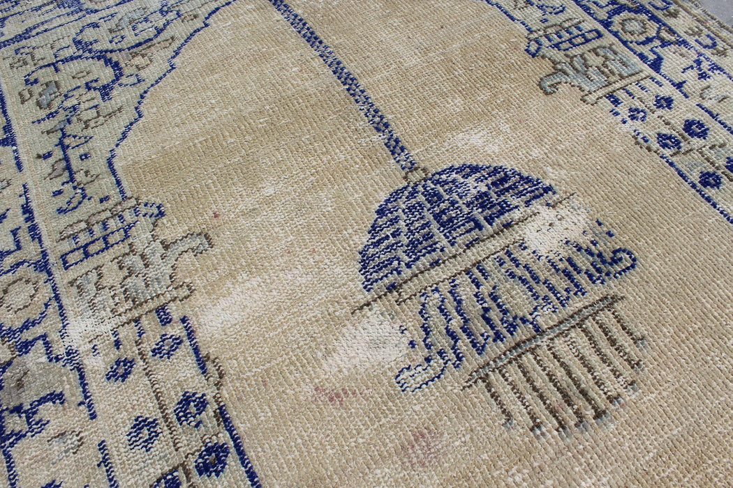 Vintage Hand-Knotted Turkish Wool Rug 110cm x 147cm