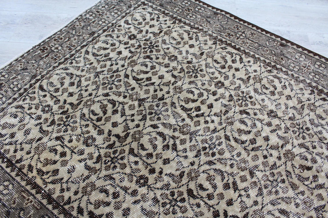 Vintage Hand-Knotted Turkish Wool Rug 117cm x 205cm