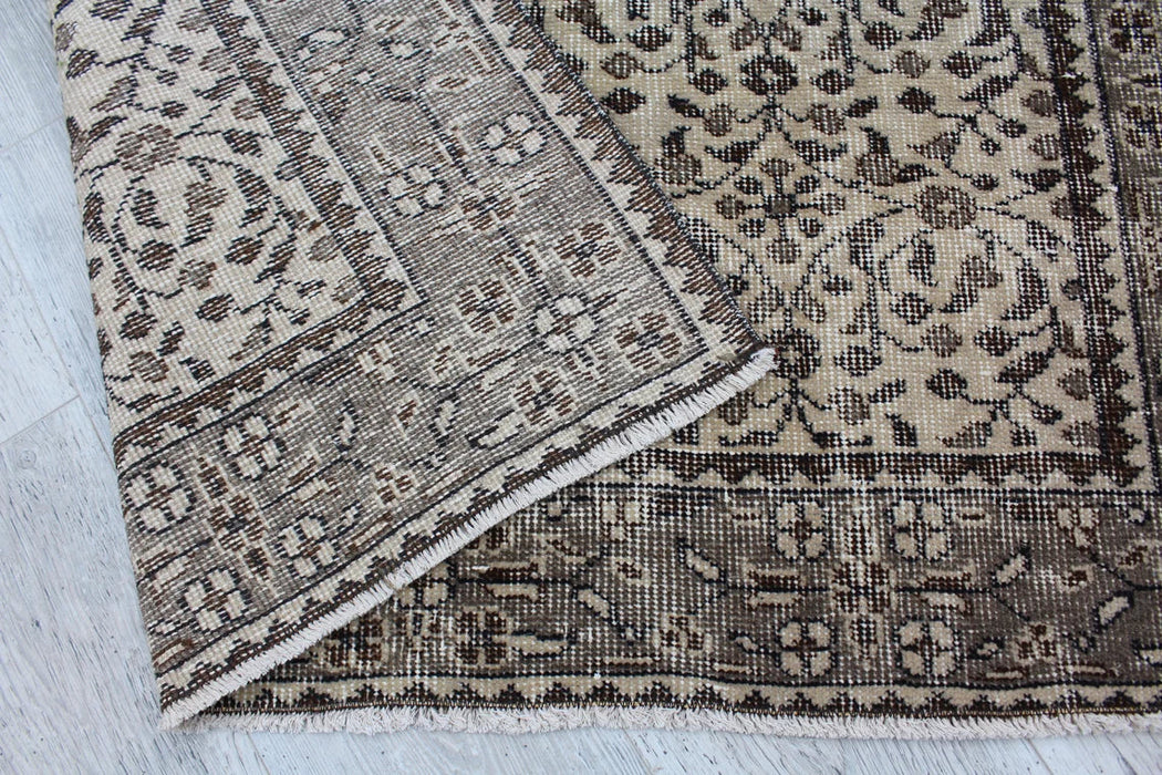 Vintage Hand-Knotted Turkish Wool Rug 117cm x 205cm
