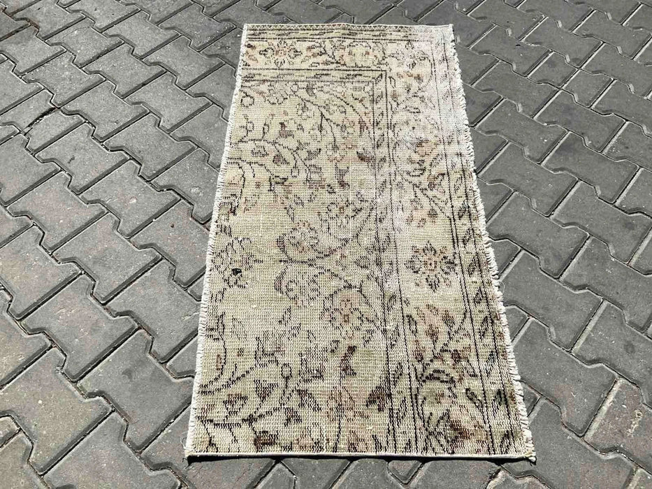 Vintage Hand-Knotted Turkish Wool Rug 130 cm x 62 cm