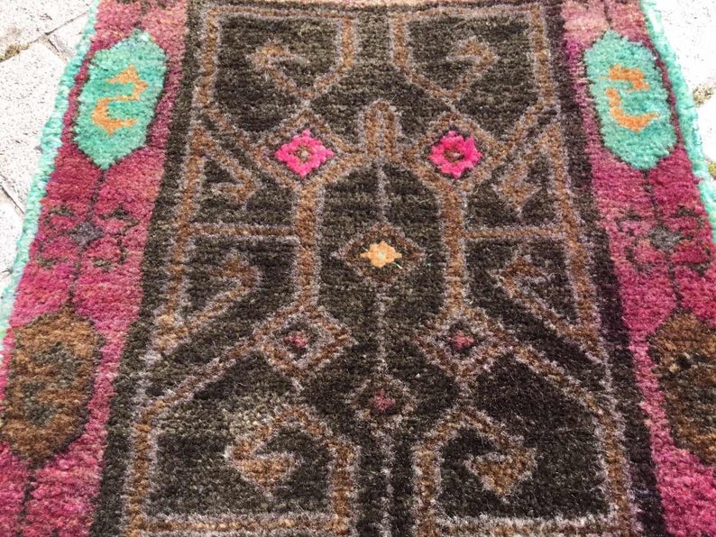 Vintage Hand Knotted Turkish Wool Rug 95cm x 51cm