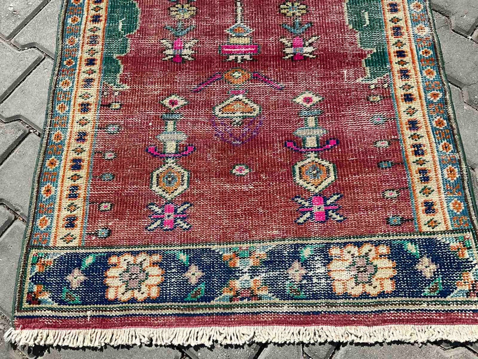 Vintage Hand-Knotted Wool Rug 131cm x 81cm Isparta Turkey