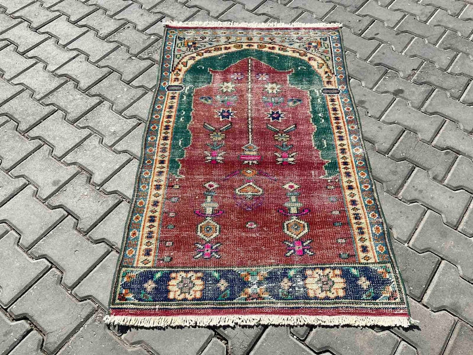 Vintage Hand-Knotted Wool Rug 131cm x 81cm Isparta Turkey