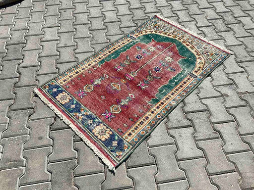 Vintage Hand-Knotted Wool Rug 131cm x 81cm Isparta Turkey