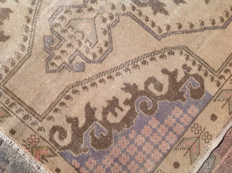 Vintage Hand Knotted Wool Rug 195cm x 127cm Turkey 1930s