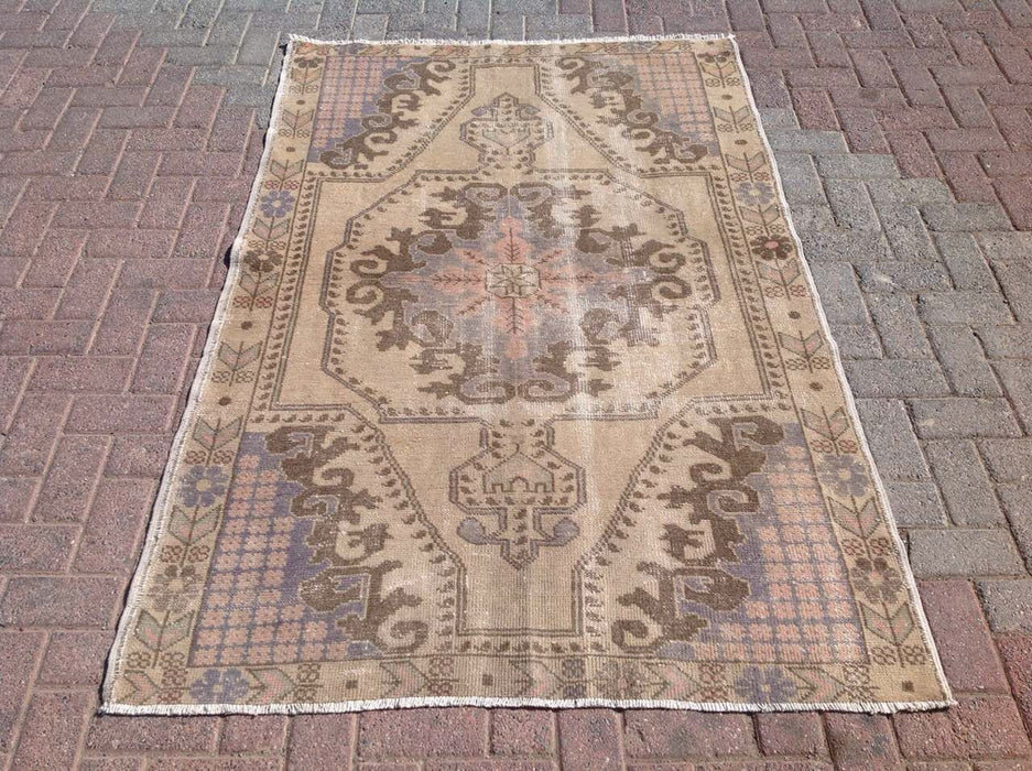 Vintage Hand Knotted Wool Rug 195cm x 127cm Turkey 1930s