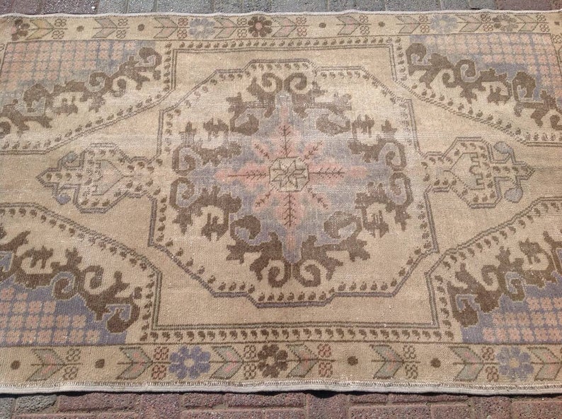 Vintage Hand Knotted Wool Rug 195cm x 127cm Turkey 1930s
