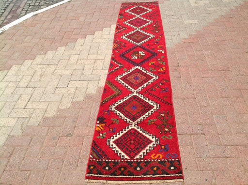 Vintage käsinsolmittu villamatto 226cm x 63cm Valmistettu Turkissa