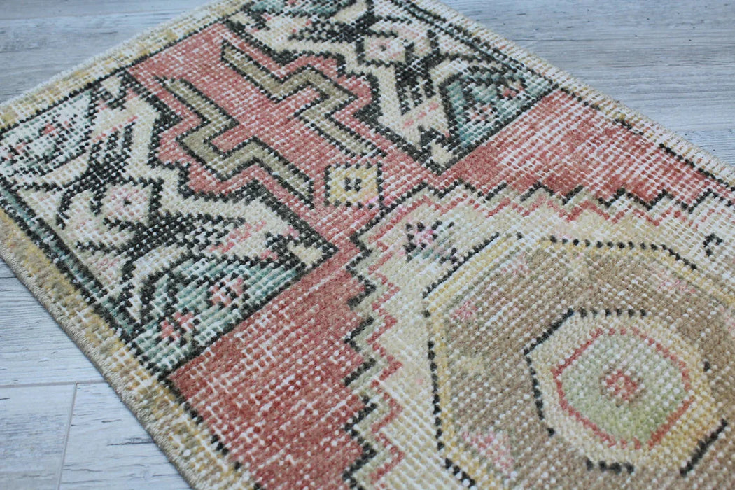Vintage Hand-Knotted Wool Rug 43cm x 94cm Isparta Turkey