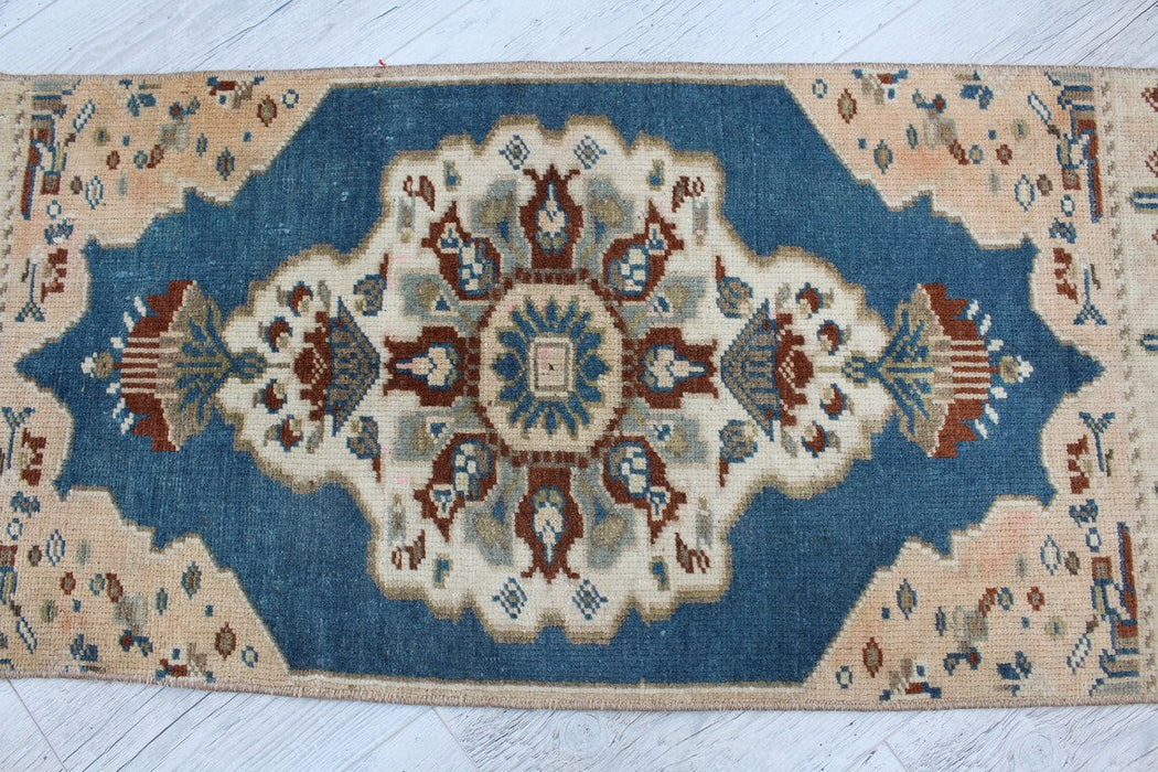 Vintage käsinsolmittu villamatto 44x89 cm Isparta Turkeysta