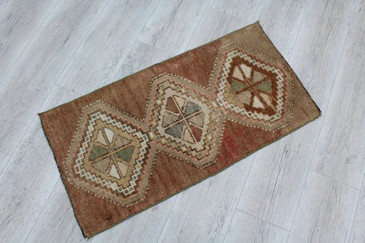 Vintage käsinsolmittu villamatto 46cm x 92cm Isparta Turkey