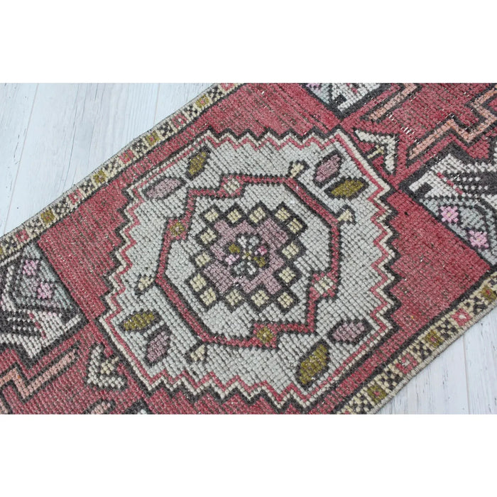 Vintage Hand-Knotted Wool Rug 47cm x 95cm Isparta Turkey