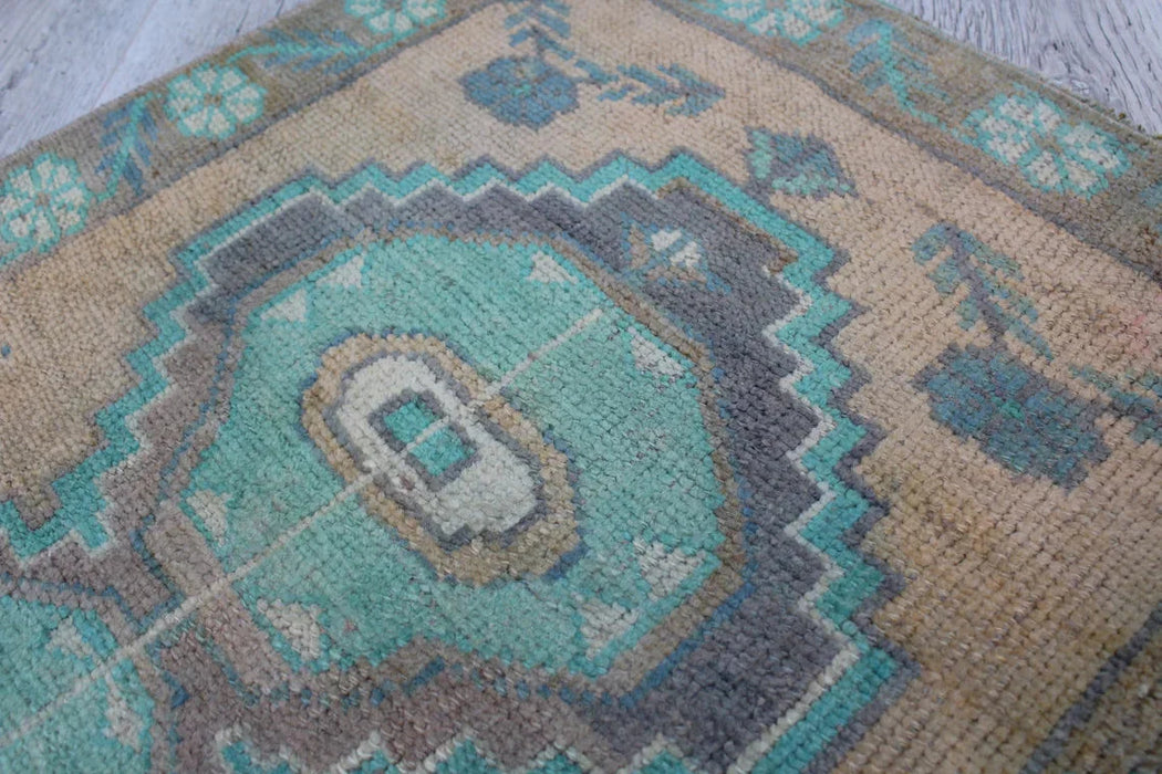 Vintage Hand-Knotted Wool Rug 57cm x 88cm Isparta Turkey