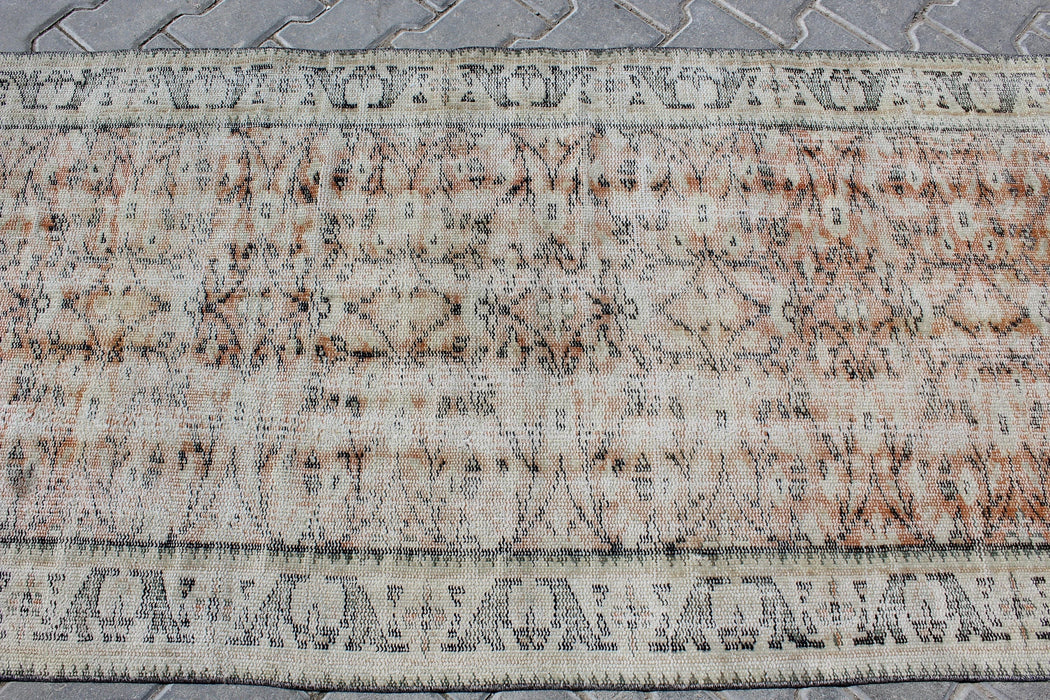 Vintage Hand-Knotted Wool Rug 89 x 193 cm Isparta Turkey