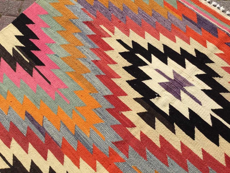 Vintage käsinkudottu Bohemian matto 215cm x 162cm Ainutlaatuinen muotoilu