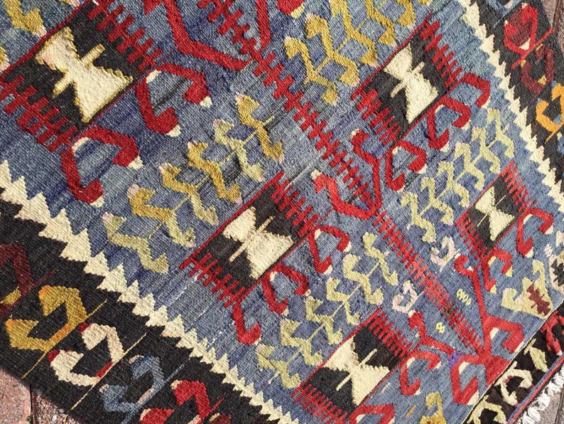 Vintage käsinkudottu Kilim-matto 145cm x 76cm Ainutlaatuinen muotoilu