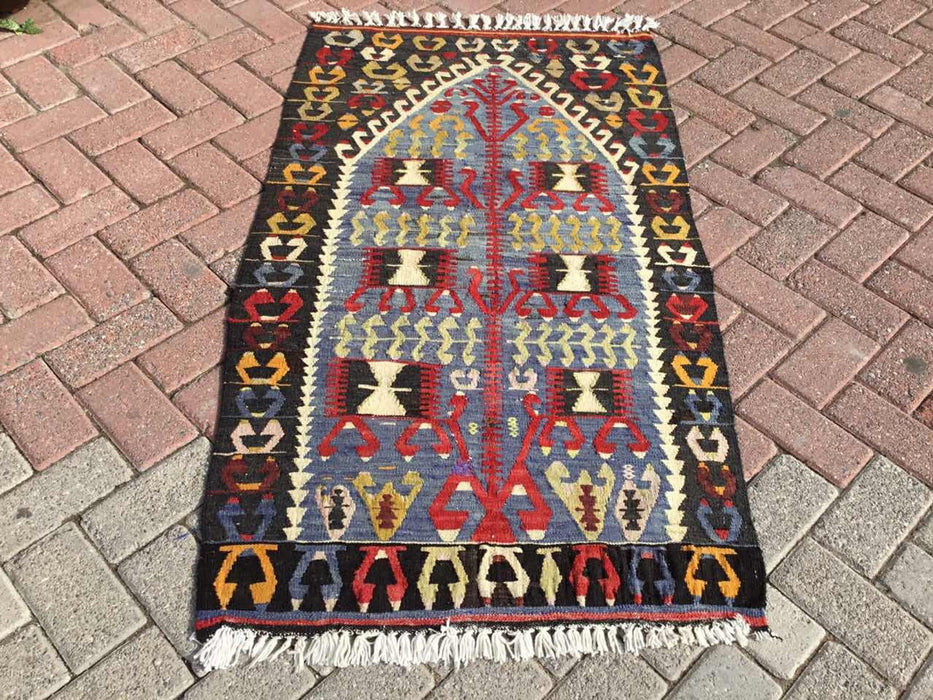 Vintage käsinkudottu Kilim-matto 145cm x 76cm Ainutlaatuinen muotoilu