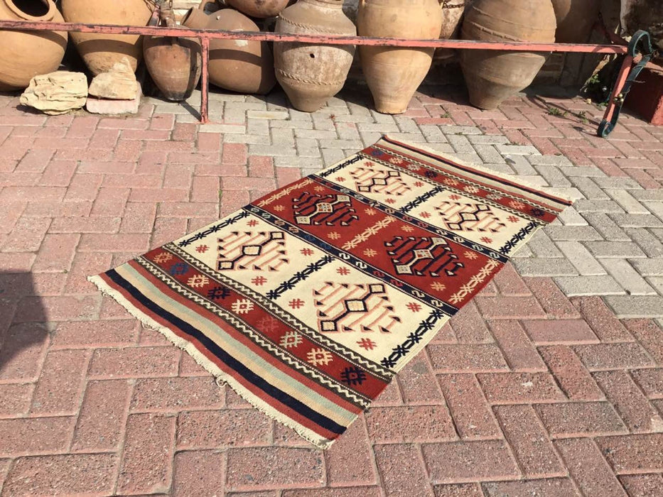 Vintage Handwoven Kilim Rug 152cm x 81cm from Turkey