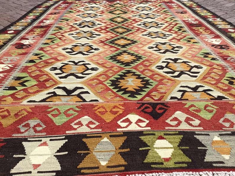 Vintage käsinkudottu Kilim-matto 267cm x 203cm Konya Turkey