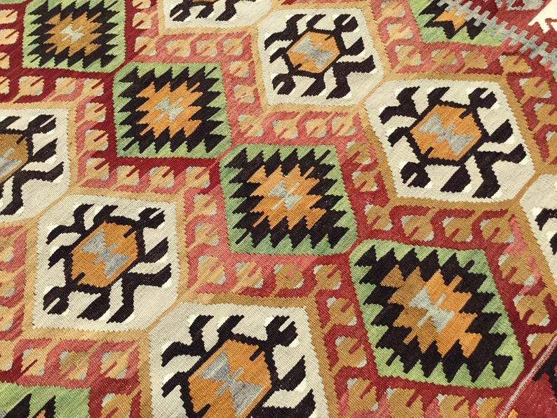 Vintage käsinkudottu Kilim-matto 267cm x 203cm Konya Turkey