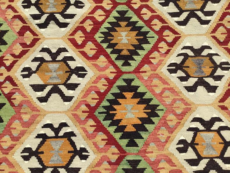 Vintage käsinkudottu Kilim-matto 267cm x 203cm Konya Turkey