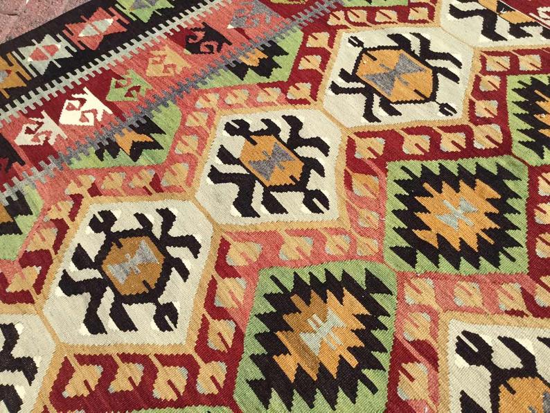 Vintage käsinkudottu Kilim-matto 267cm x 203cm Konya Turkey