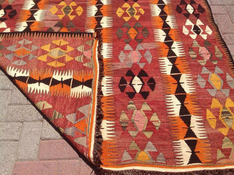 Vintage käsinkudottu Kilim-matto 300cm x 167cm Konya Turkey