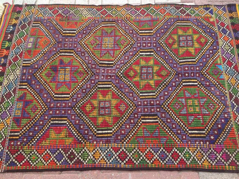 Vintage Handwoven Tribal Rug 179cm x 119cm Central Turkey