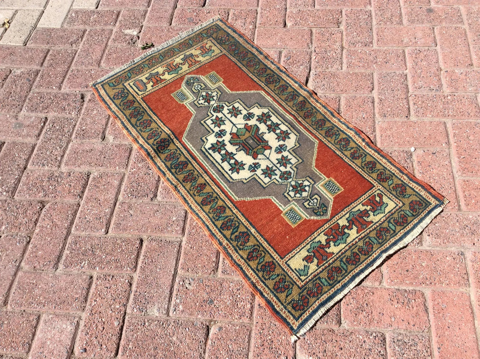 Vintage käsinkudottu turkkilainen kilim 99cm x 54cm