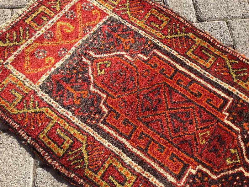 Vintage Handwoven Turkish Rug 101cm x 59cm #300