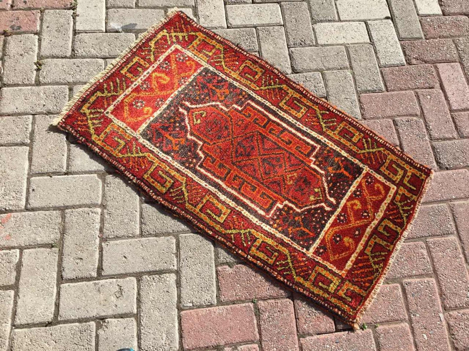 Vintage Handwoven Turkish Rug 101cm x 59cm #300