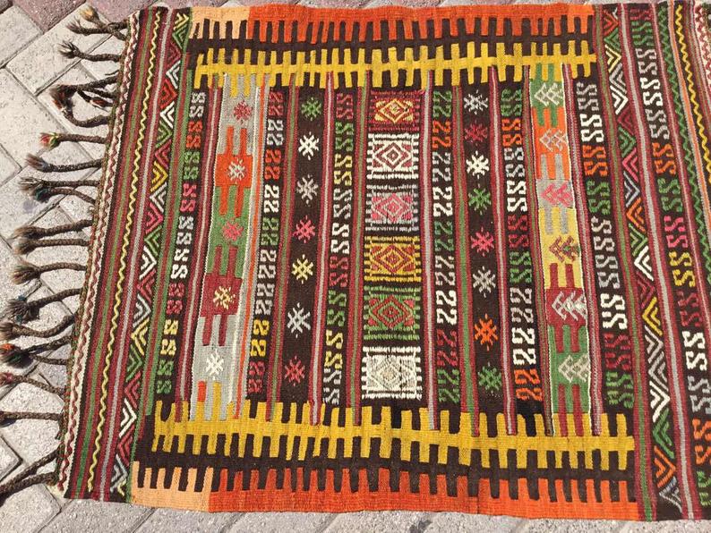 Vintage Handwoven Turkish Rug 110cm x 90cm Wool