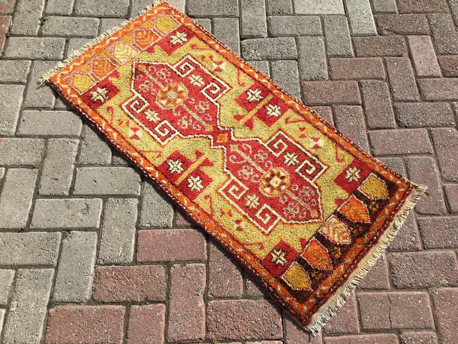 Vintage Handwoven Turkish Rug 111cm x 54cm Unique Design