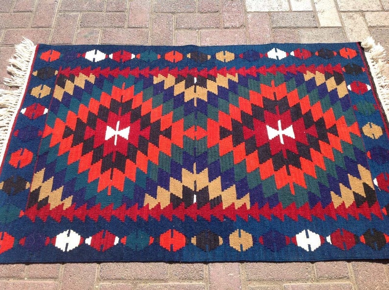 Vintage käsinkudottu turkkilainen matto 132cm x 86cm villapuuvilla