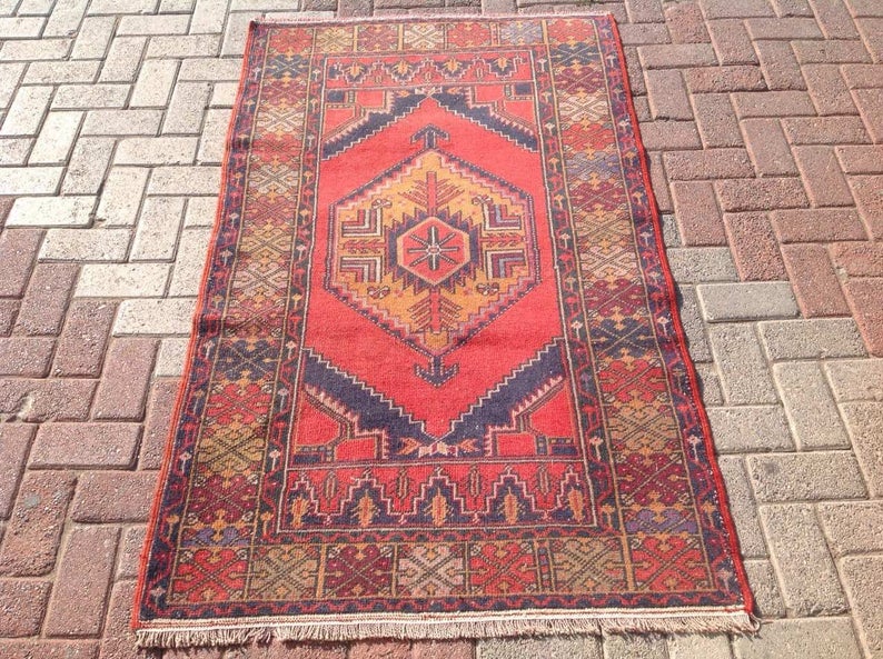 Vintage Handwoven Turkish Rug 167cm x 99cm #061