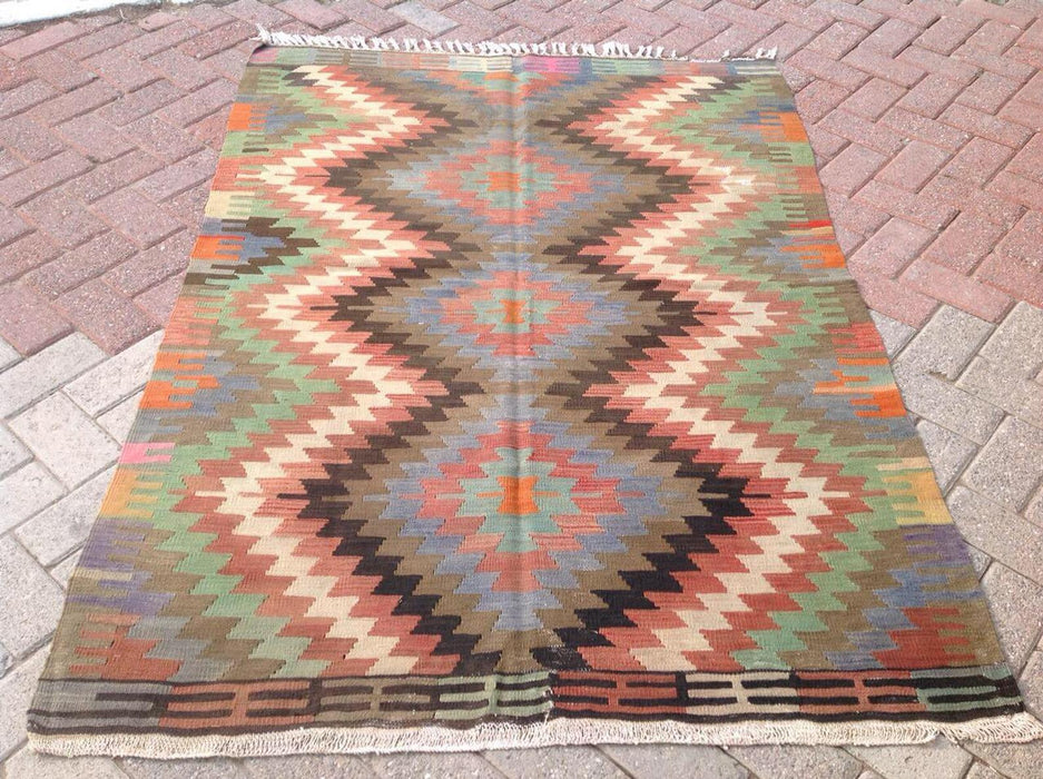 Vintage Handwoven Turkish Rug 173cm x 127cm