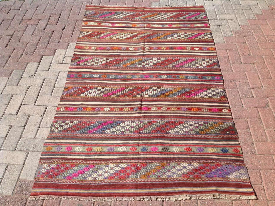 Vintage käsinkudottu turkkilainen matto 220cm x 133cm villapuuvilla