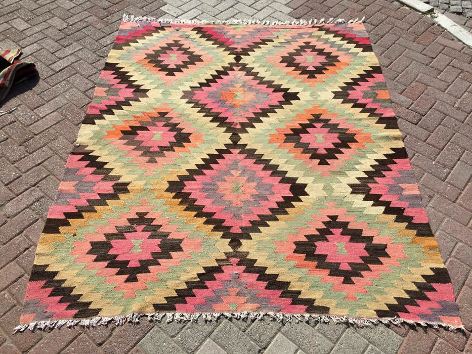 Vintage handgeweven Turks tapijt 224 cm x 185 cm uniek ontwerp