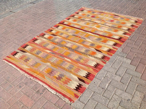 Vintage käsinkudottu turkkilainen matto 246cm x 149cm villapuuvilla