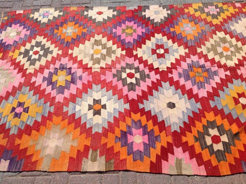 Vintage käsinkudottu turkkilainen matto 252cm x 163cm villapuuvilla